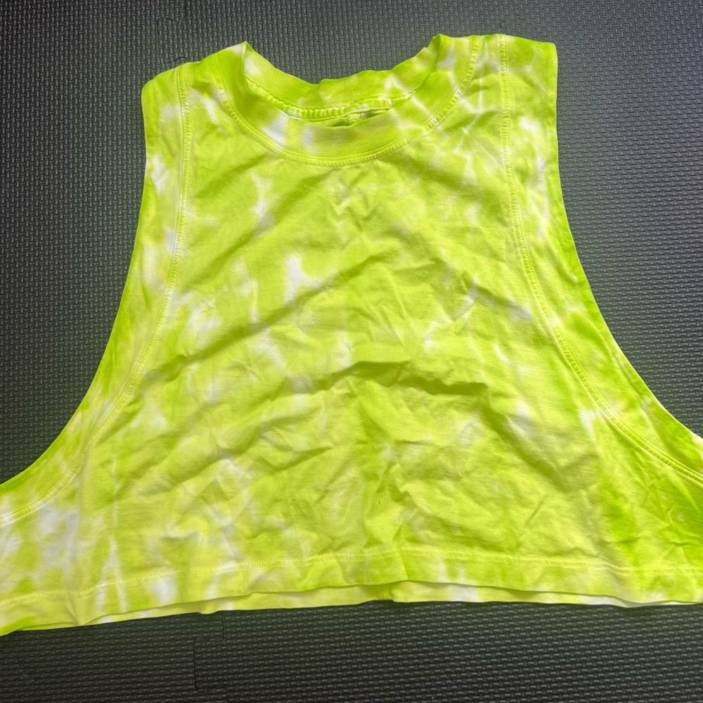 Lululemon all yours cropped tank size 6
